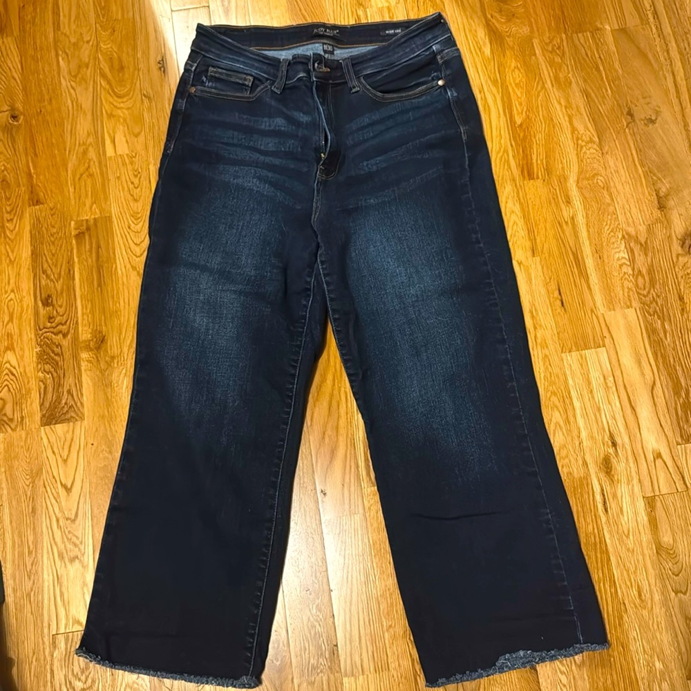 Judy Blue capri demon jeans 11/30